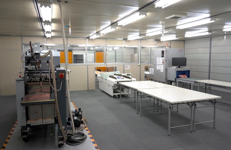 ディスプレイの代行 | 東京のアッセンブリ作業なら有限会社富士梱包